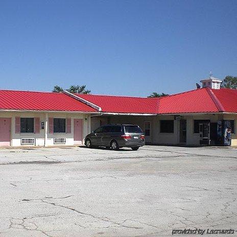 Super 7 Inn-Siloam Springs Exterior photo