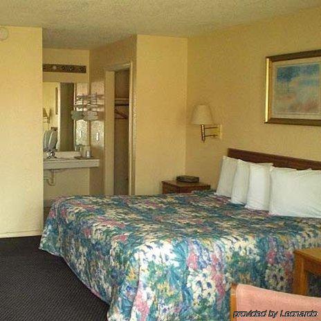 Super 7 Inn-Siloam Springs Room photo