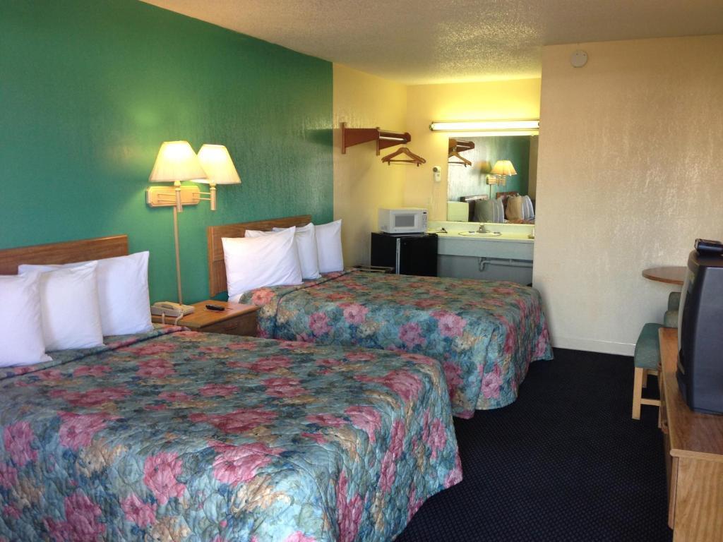 Super 7 Inn-Siloam Springs Room photo